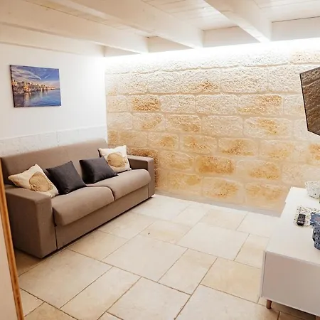 Avita Mare * ポリニャーノ・ア・マーレ